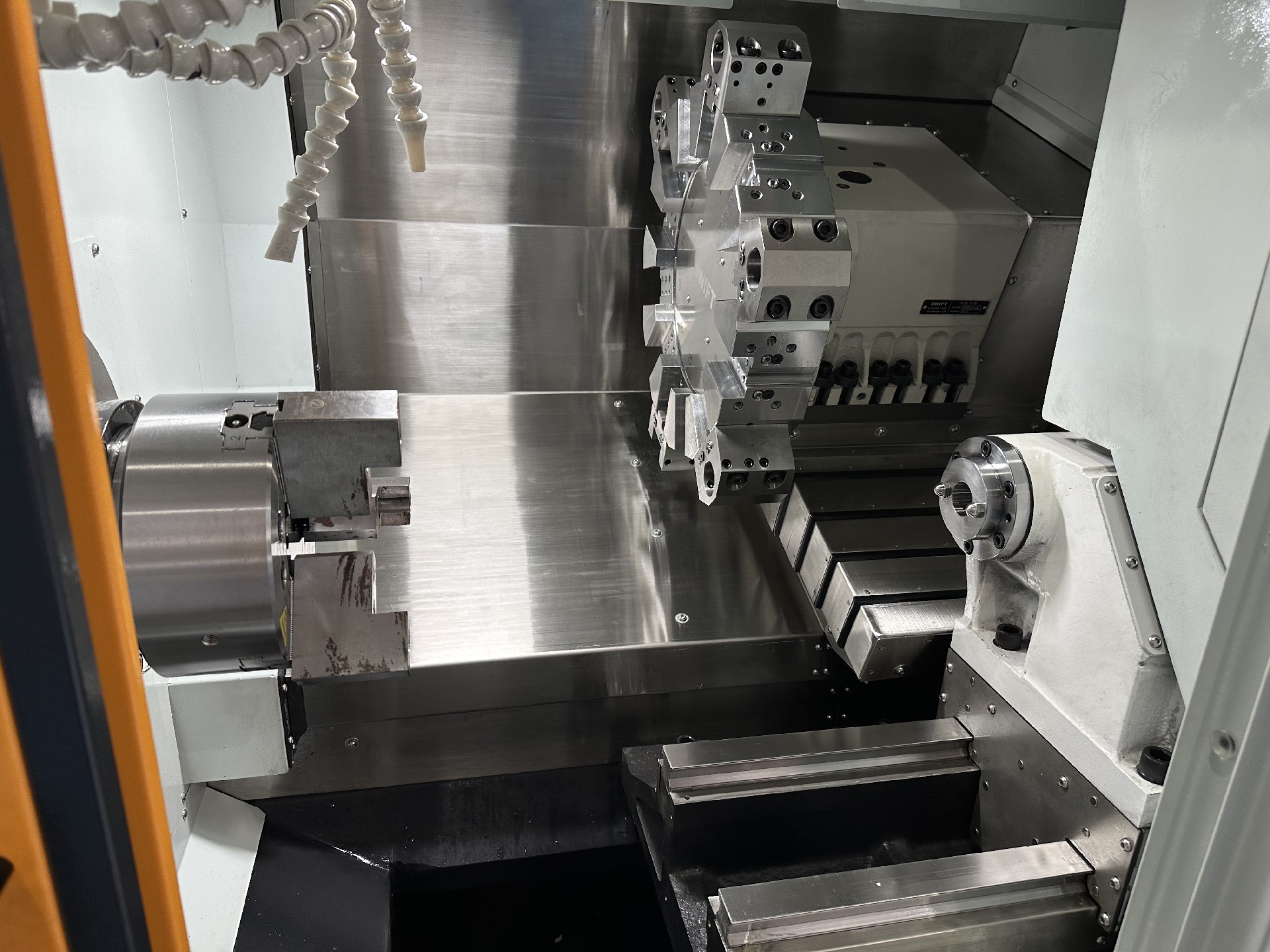 刀墖(ta)數(shu)控車牀（可加工400長(zhang)）