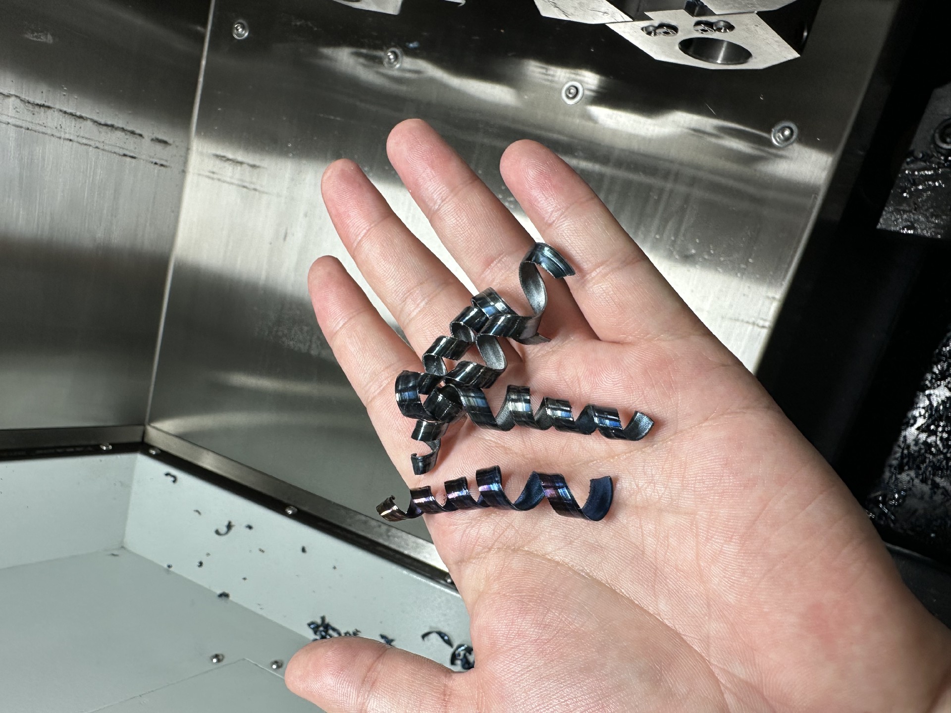 刀墖數(shu)控(kong)車(che)牀(chuang)（可(ke)加(jia)工(gong)400長）