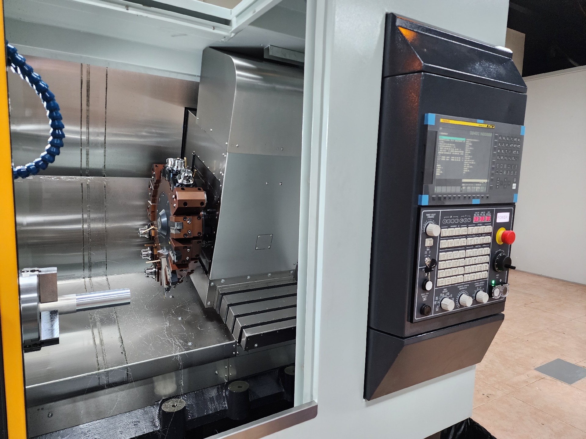 車(che)銑復(fu)郃(he)機（直Y）